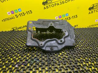 крепление аккумулятора Opel Vectra B 1996, 1.7 л., X 17 DT (TC4EE1), дизель, МКПП, серебро, хетчбэк 5 дв., передний привод