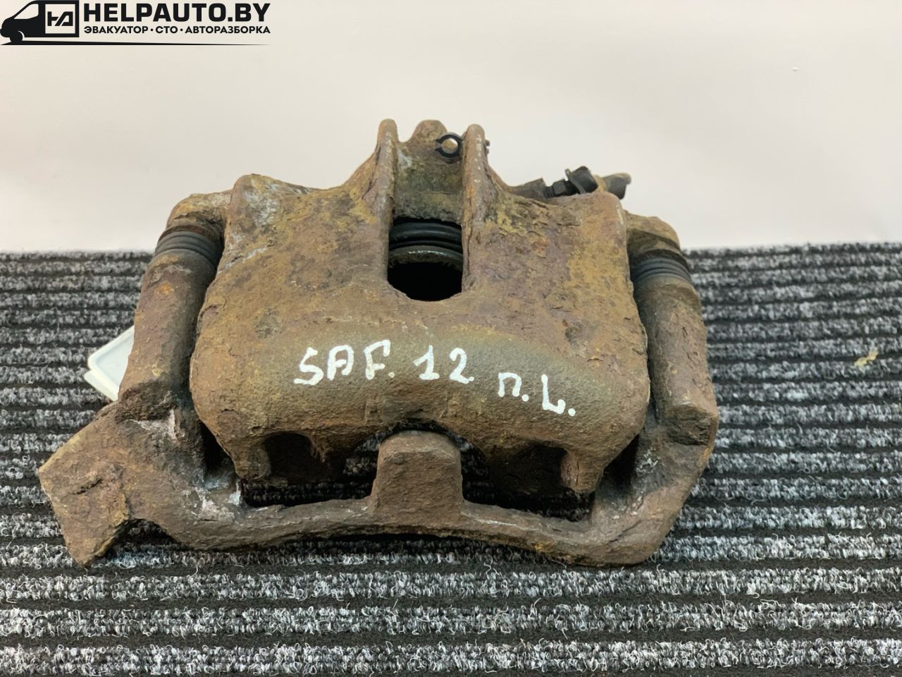 суппорт передний левый Renault Safrane 1 поколение 1994, 2.2 л., J7T 760, бензин, 5МКПП, черный, хетчбэк 5 дв., передний привод - фото №1