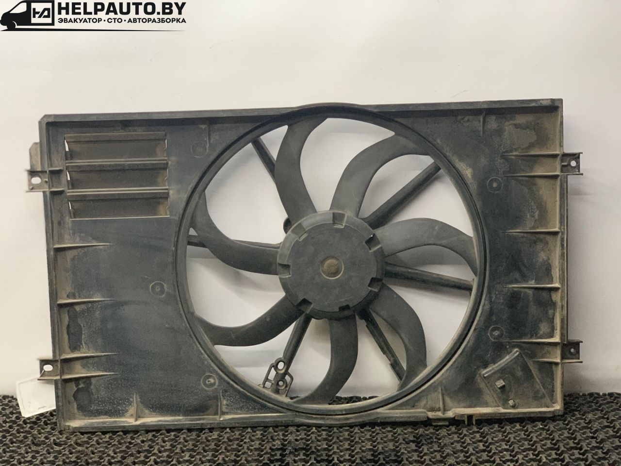 вентилятор радиатора Volkswagen Golf 5 поколение 2008, 1.4 л., BUD, бензин, 5МКПП, синий, хетчбэк 5 дв., передний привод - фото №1