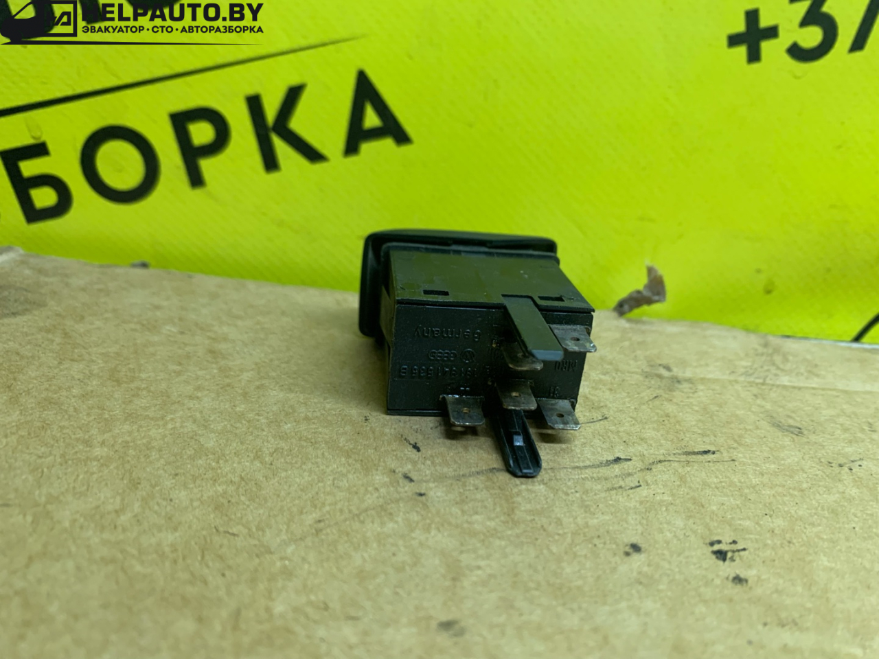 кнопка противотуманных фар Volkswagen Golf 2 поколение 1990, 1.6 л., дизель, МКПП, черный, хетчбэк 3 дв., передний привод - фото №1