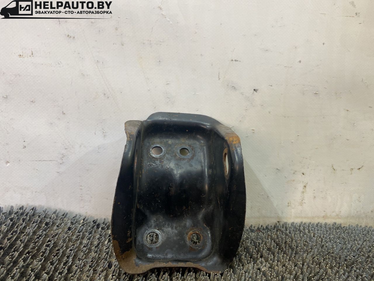 кронштейн двигателя Opel Sintra 1 поколение 1999, 2.2 л., X 22 XE, бензин, МКПП, серебристый, минивэн, передний привод - фото №1