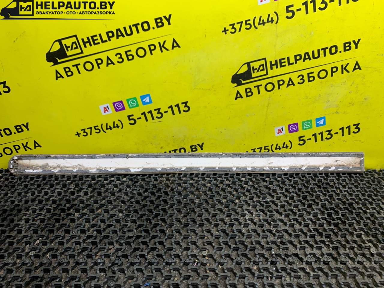 молдинг двери передней правой Geely CK Otaka 1 поколение 2006, 1.5 л., бензин, МКПП, золотистый, седан, передний привод - фото №1
