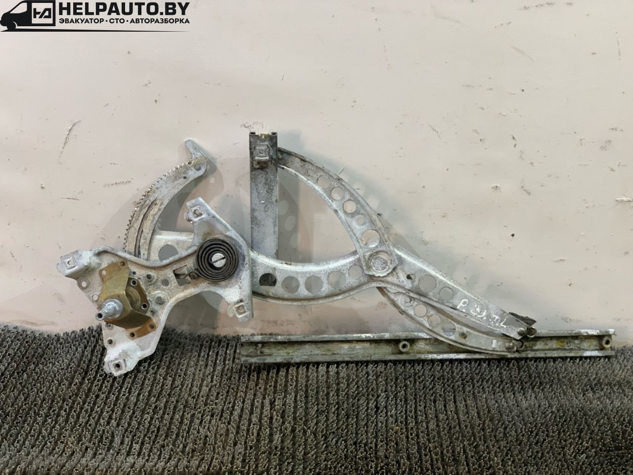 стеклоподъемник передний левый Volkswagen Passat B3 1993, 1.9 л., AAZ, дизель, 5МКПП, черный, универсал, передний привод - фото №1