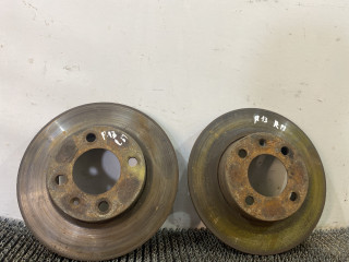 диск тормозной передний Volkswagen Polo 2 поколение 1990, 1.3 л., бензин, МКПП, синий, хетчбэк 3 дв., передний привод