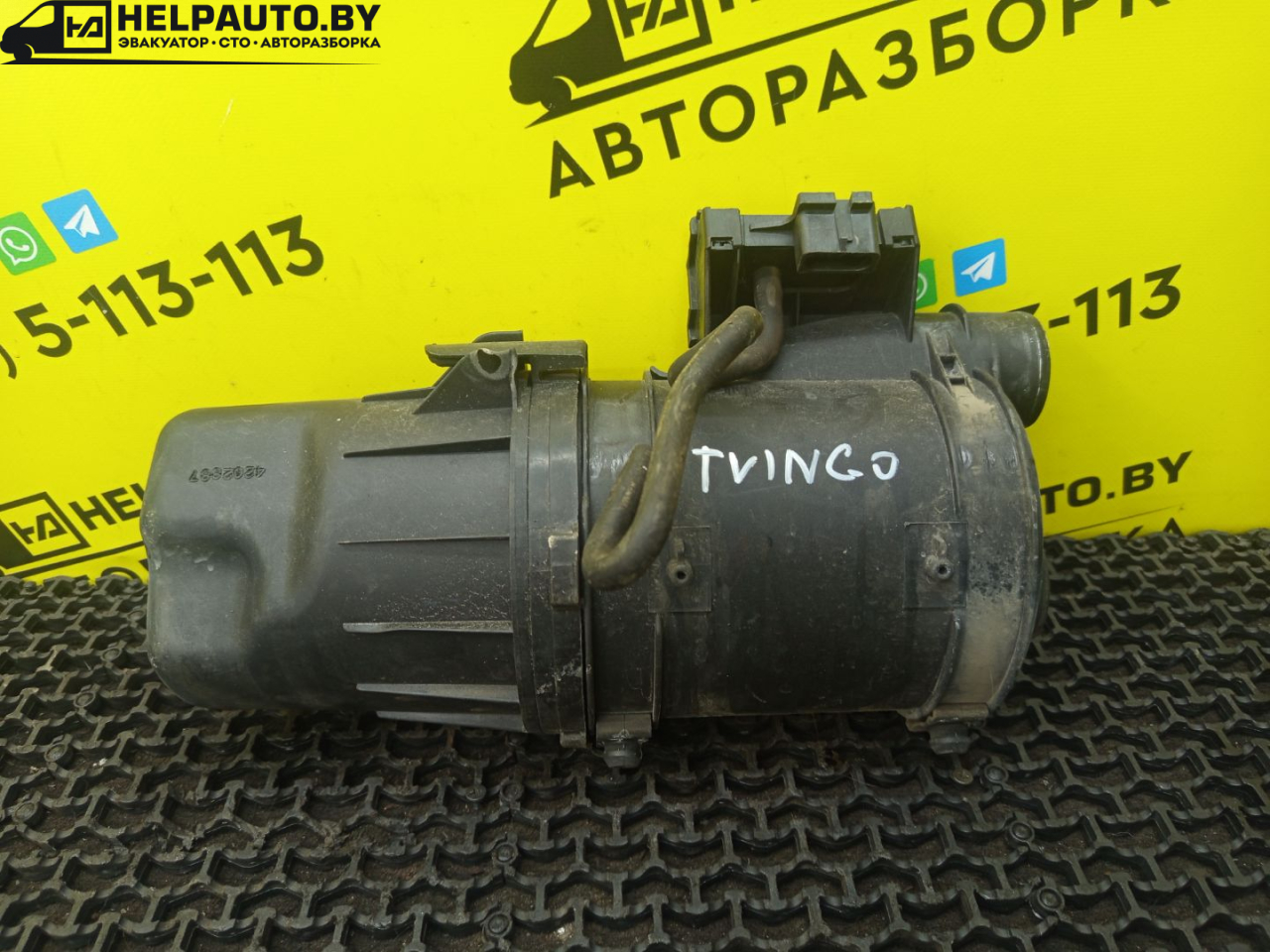 корпус воздушного фильтра Renault Twingo 1 поколение 1997, 1.2 л., D7F 700, бензин, 5МКПП, синий, кабриолет, передний привод, 7700105247, 7700105236, 7700873536 - фото №1