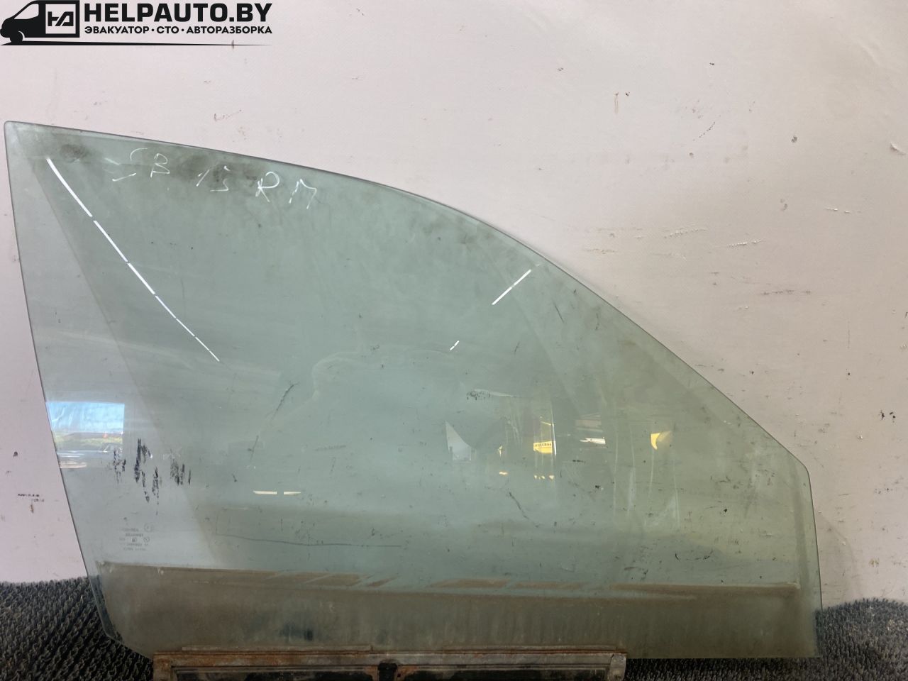 стекло двери передней правой Suzuki Baleno 1 поколение 1998, 1.3 л., i, G13BB, бензин, МКПП, серебристый, седан, передний привод - фото №1