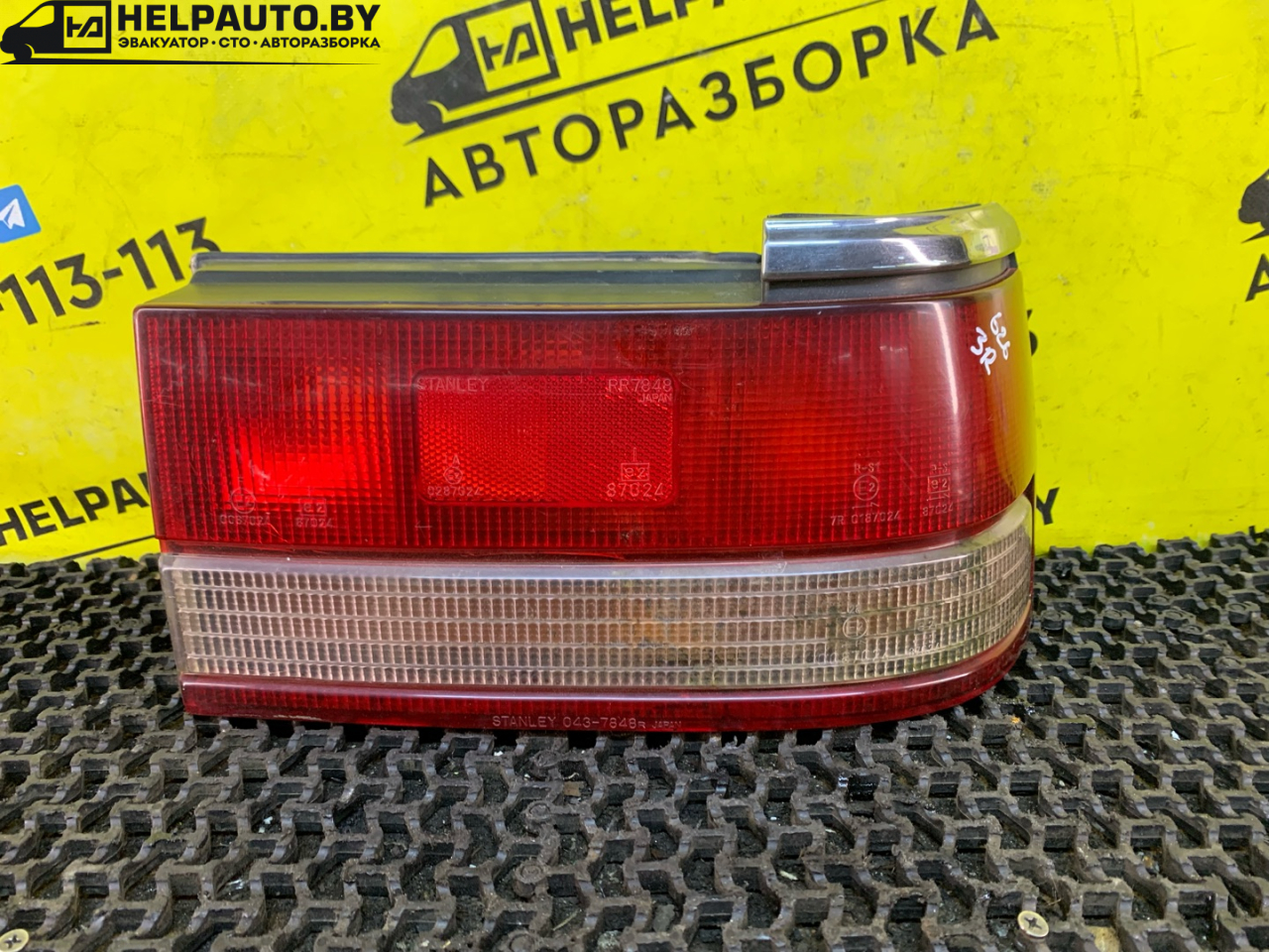 фонарь задний правый Mazda 626 3 поколение GD (1987 - 1992), 2.0 л., бензин, МКПП, желтый, седан, передний привод - фото №1