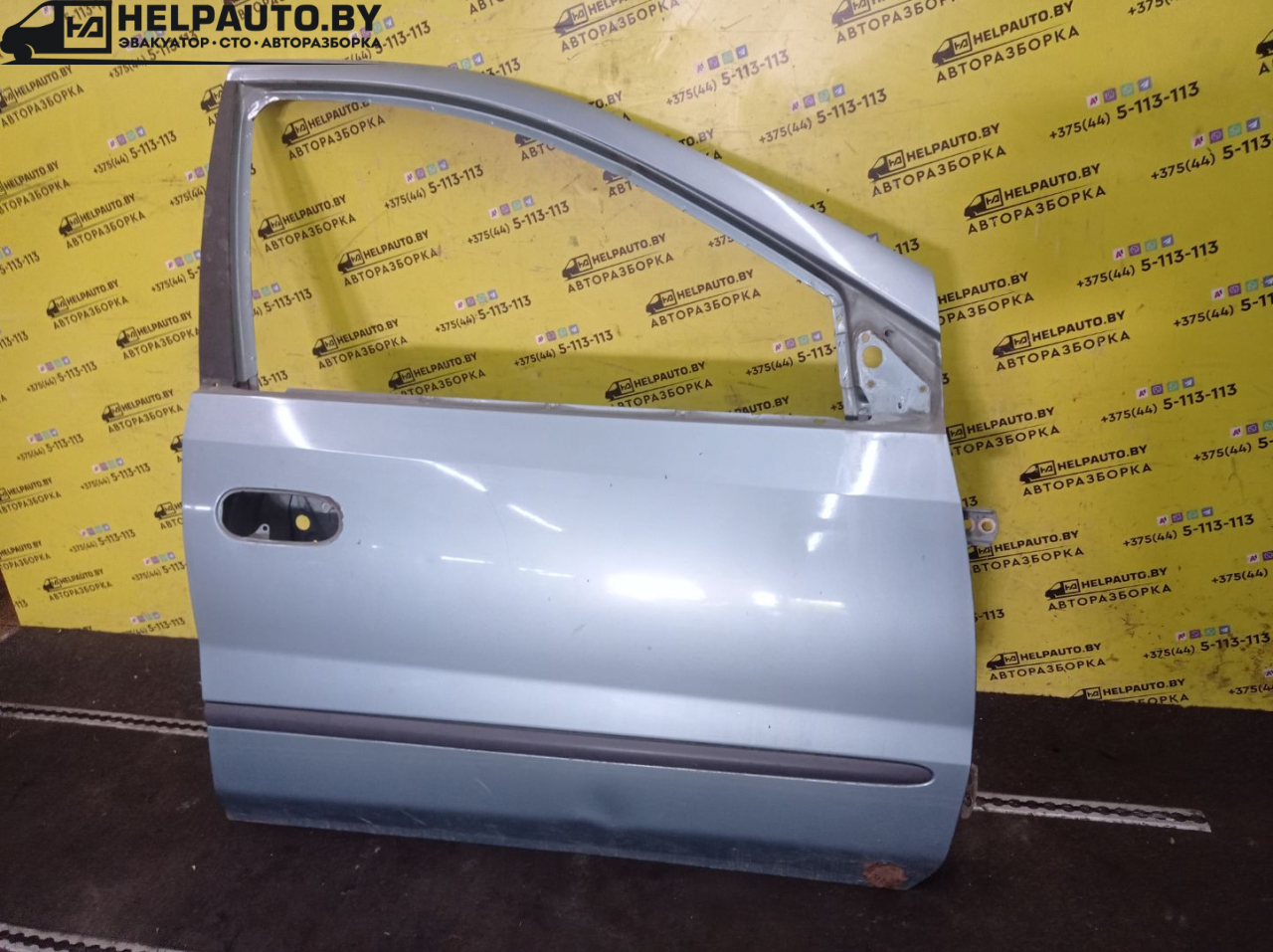 дверь передняя правая Nissan Almera Tino V10 2001, 2.2 л., YD22DDT, дизель, МКПП, берюзовый, минивэн, передний привод - фото №1