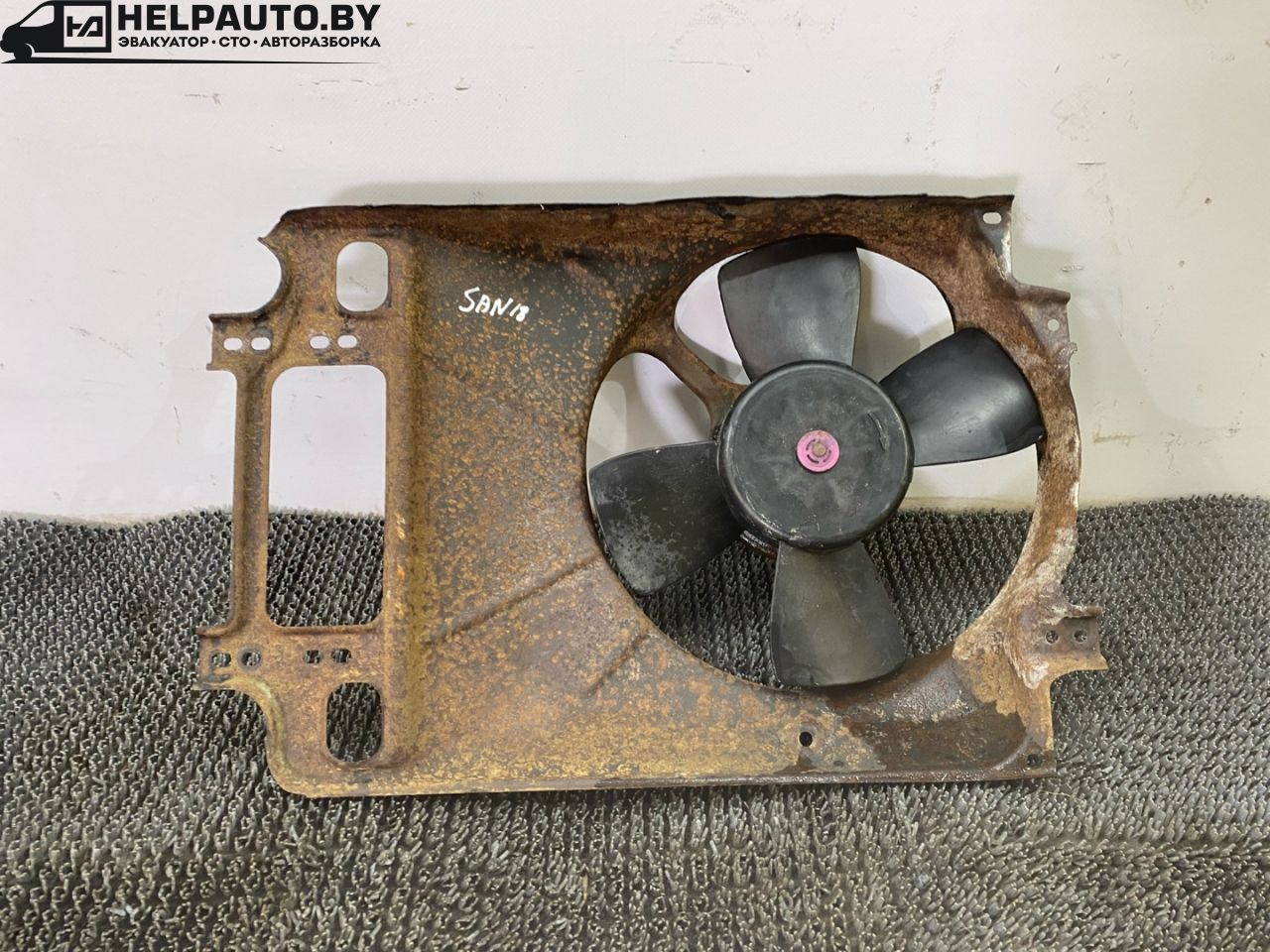 вентилятор радиатора Volkswagen Santana 1 поколение 1988, 1.6 л., бензин, синий, передний привод, 0130107044 - фото №1