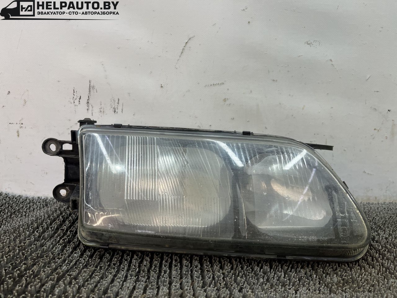 фара правая Mazda 626 GF 1997, 2.0 л., дизель, МКПП, зелёный, седан, передний привод - фото №1