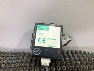 модуль управления двери Toyota RAV4 2 поколение (XA20) 2002, 2.0 л., дизель, МКПП, серебристый, седан, 89741-42151