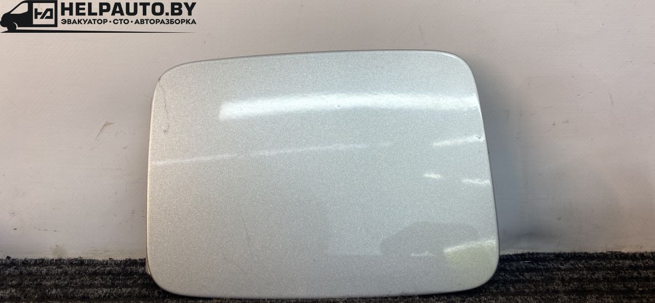 лючок топливного бака Kia Sorento 1 поколение 2004, 2.5 л., CRDi, D4CB, дизель, АКПП, серебристый, внедорожник 5 дв., полный подключаемый привод - фото №1
