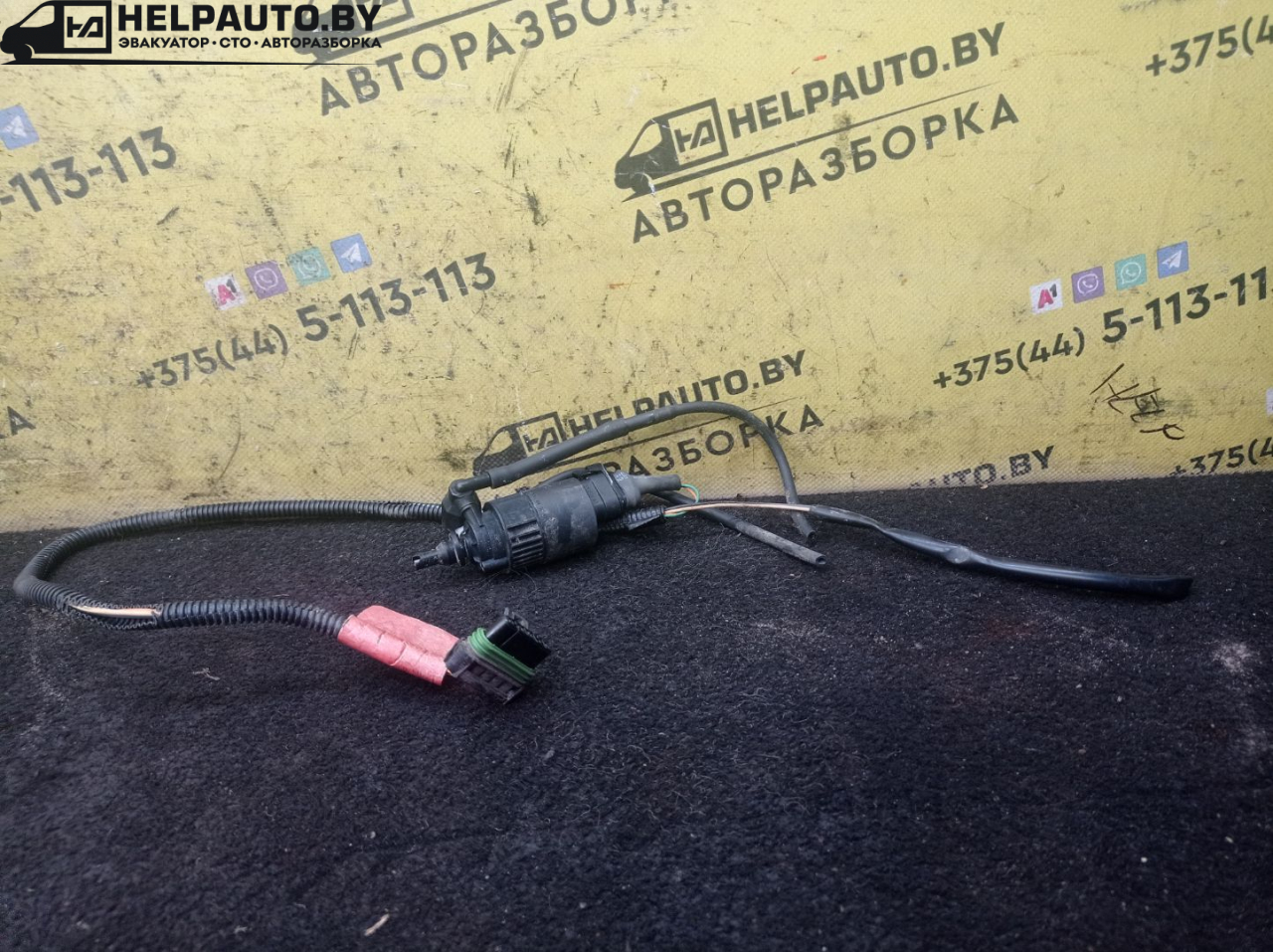 насос (моторчик) омывателя стекла Renault Scenic 1 поколение 1997, 1.6 л., бензин, МКПП, минивэн - фото №1