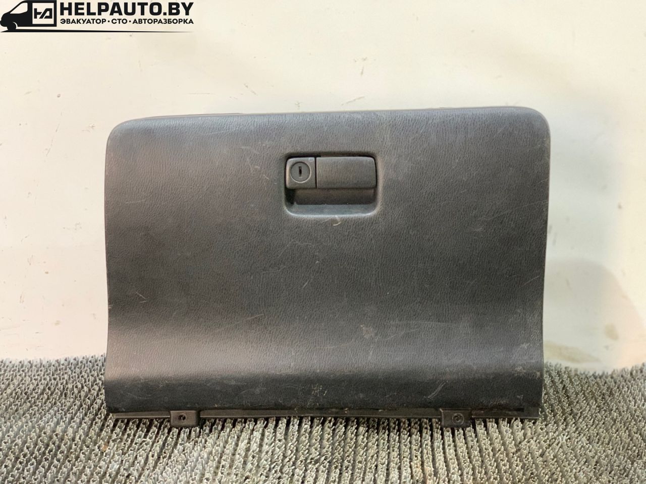 бардачок Nissan Maxima A32 2000, 3.0 л., VQ30DE, бензин, МКПП, бордовый, седан, 68520-40U00 - фото №1