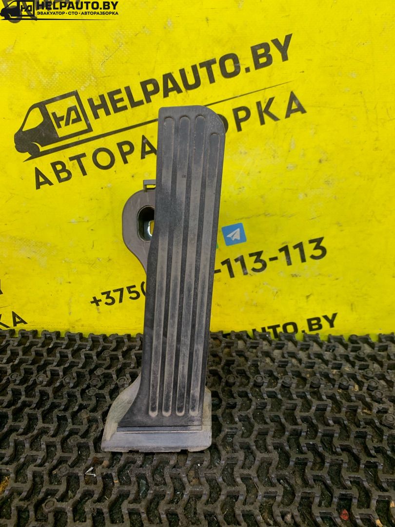 педаль Volkswagen Golf 5 поколение 2008, 1.4 л., BUD, бензин, 5МКПП, синий, хетчбэк 5 дв., передний привод, 1K1721503R - фото №1