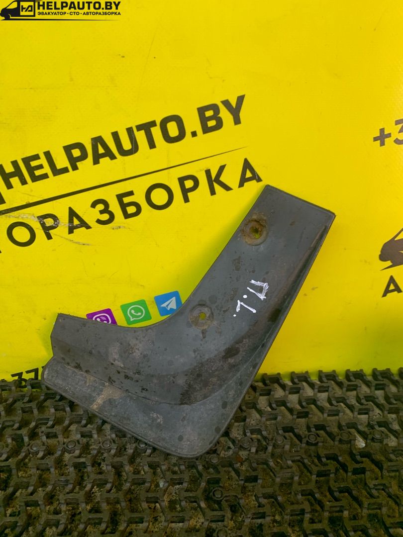 брызговик левый перед. Kia Sorento 1 поколение 2005, 2.5 л., D4CB, дизель, АКПП, черный, внедорожник 5 дв., полный подключаемый привод - фото №1