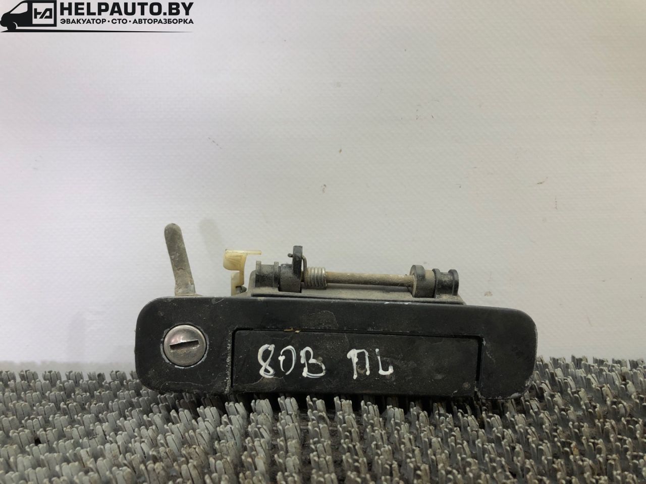 ручка наружная Audi 80 B3 (1986 - 1991), 1.8 л., бензин, МКПП, серый, передний привод - фото №1