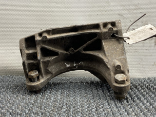 кронштейн (крепление) Audi A6 4A/C4 (1994 - 1997)