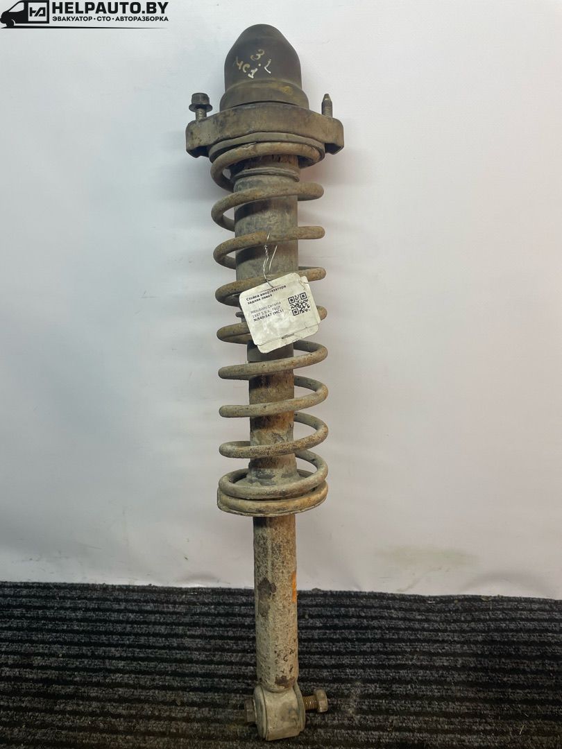 стойка задняя Mitsubishi Carisma 1 поколение 1997, 1.9 л., F8QT, дизель, МКПП, зеленый, хетчбэк 5 дв. - фото №1