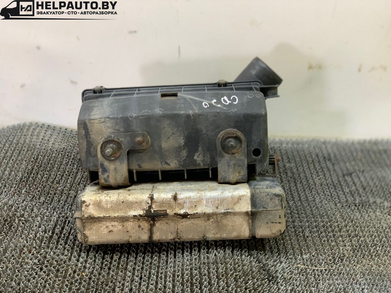корпус воздушного фильтра Chrysler Neon 1 поколение 1996, 2.0 л., бензин, МКПП, синий, седан, передний привод - фото №1