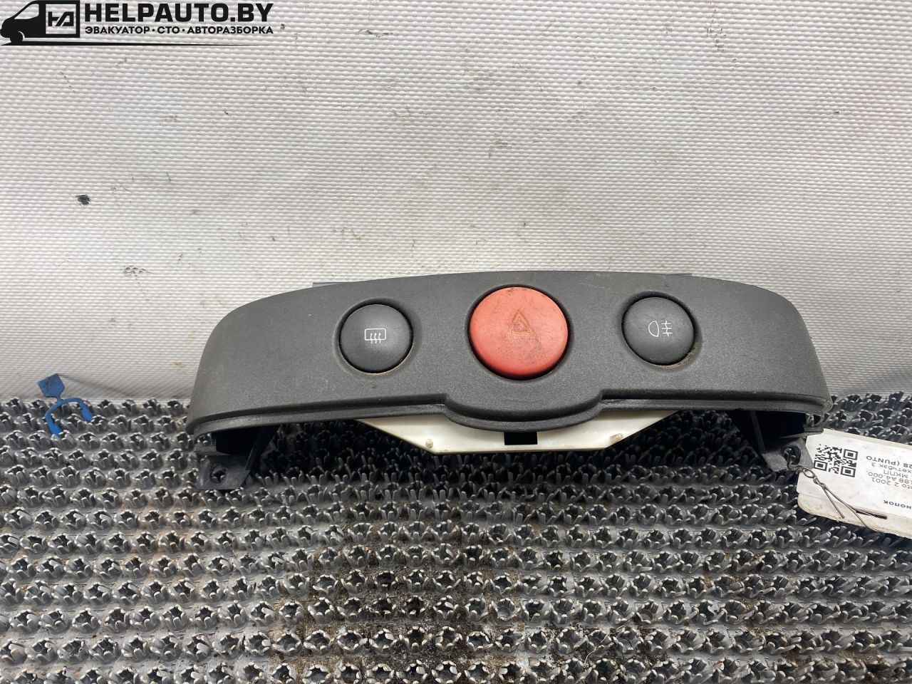 кнопка (выключатель) Fiat Punto 2 поколение 2001, 1.2 л., 188 A4.000, бензин, МКПП, синий, хетчбэк 3 дв., передний привод - фото №1
