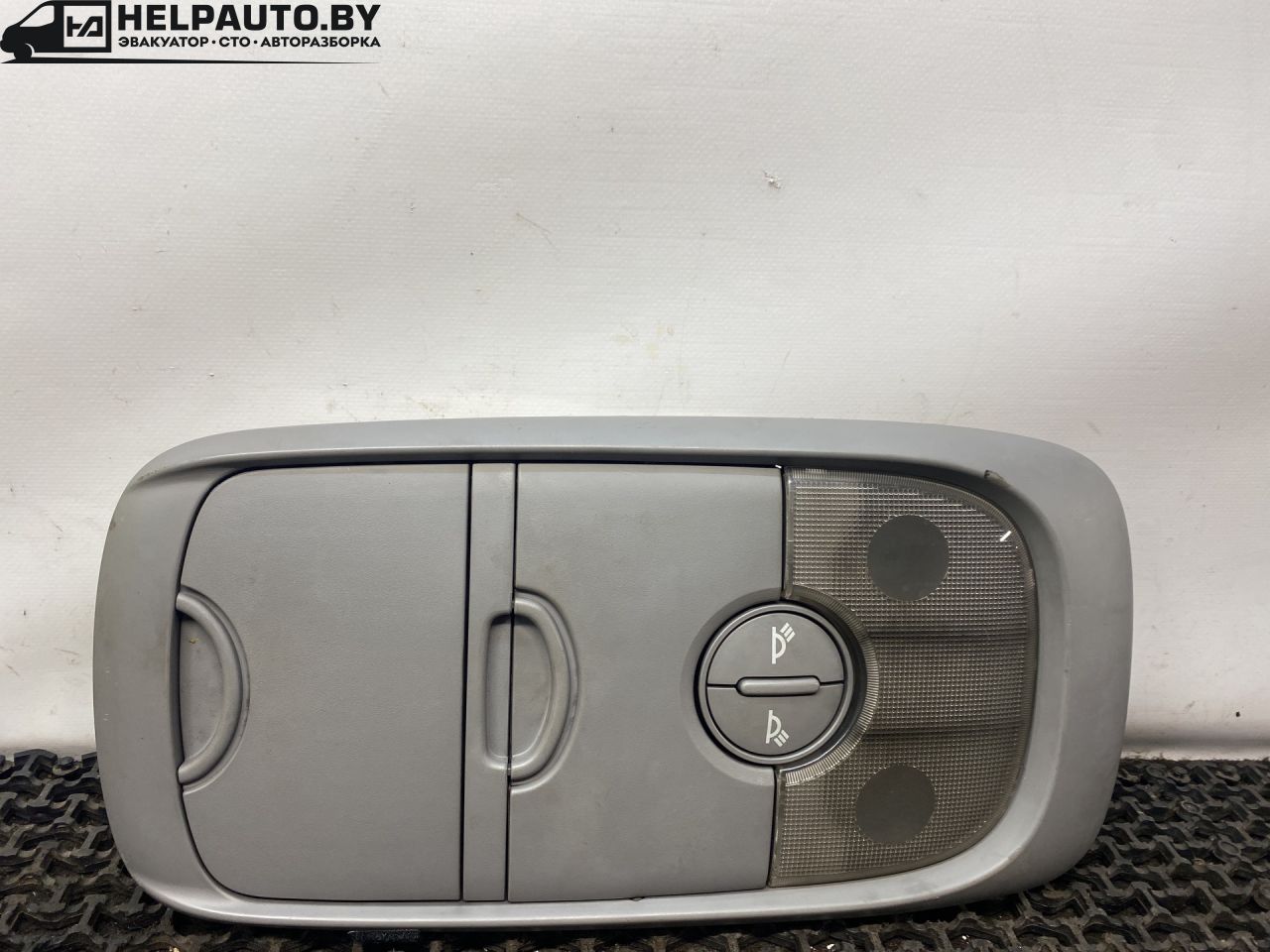 фонарь салона (плафон) Kia Sorento 1 поколение 2003, 2.5 л., D4CB, дизель, МКПП, внедорожник 5 дв. - фото №1
