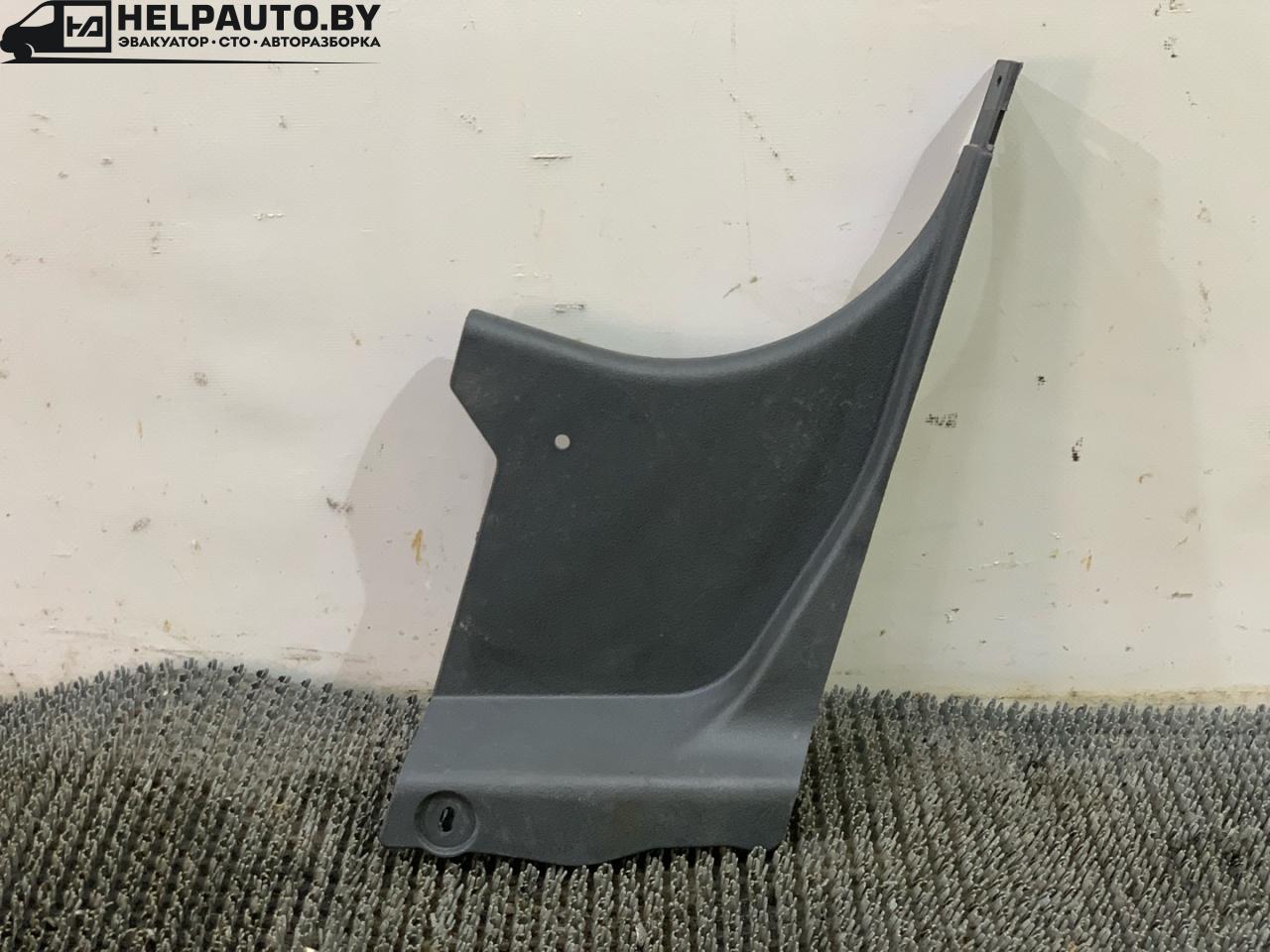 пластик Mazda 626 GF 1997, 2.0 л., дизель, МКПП, зелёный, седан, передний привод - фото №1