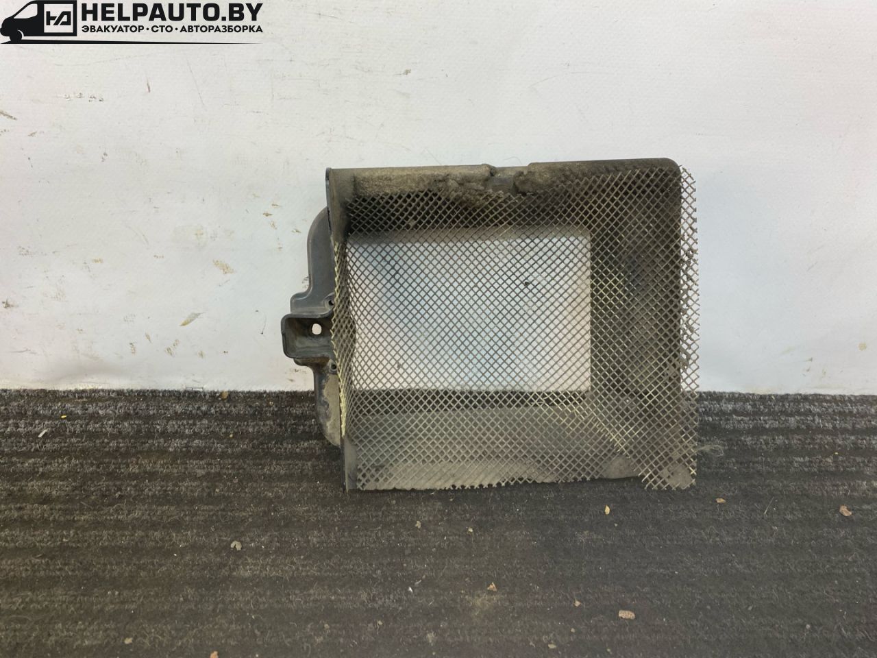 корпус салонного фильтра Audi 80 B3 89/B3 1987, 1.8 л., бензин, МКПП, серый, седан, передний привод, 893819098 - фото №1