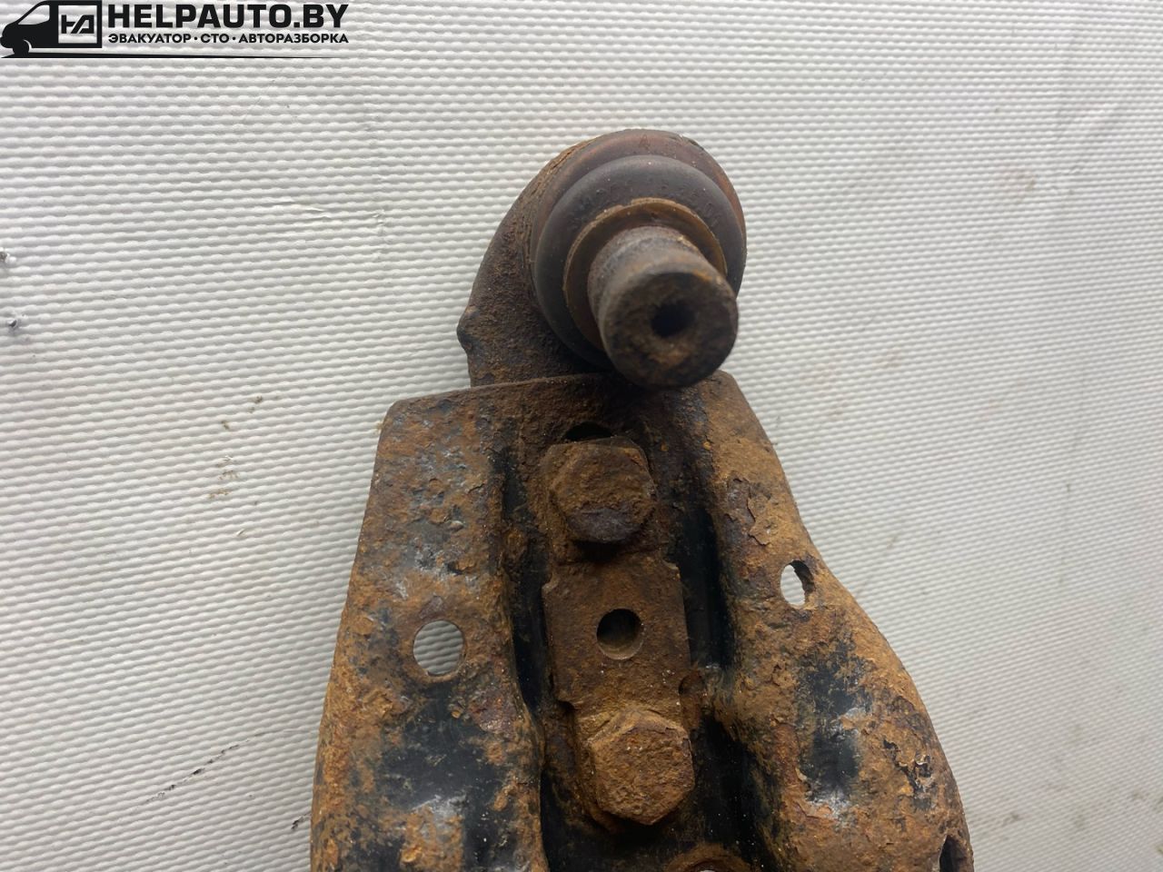 рычаг передний правый Audi 80 B3 89/B3 1987, 1.8 л., бензин, МКПП, серый, седан, передний привод - фото №1
