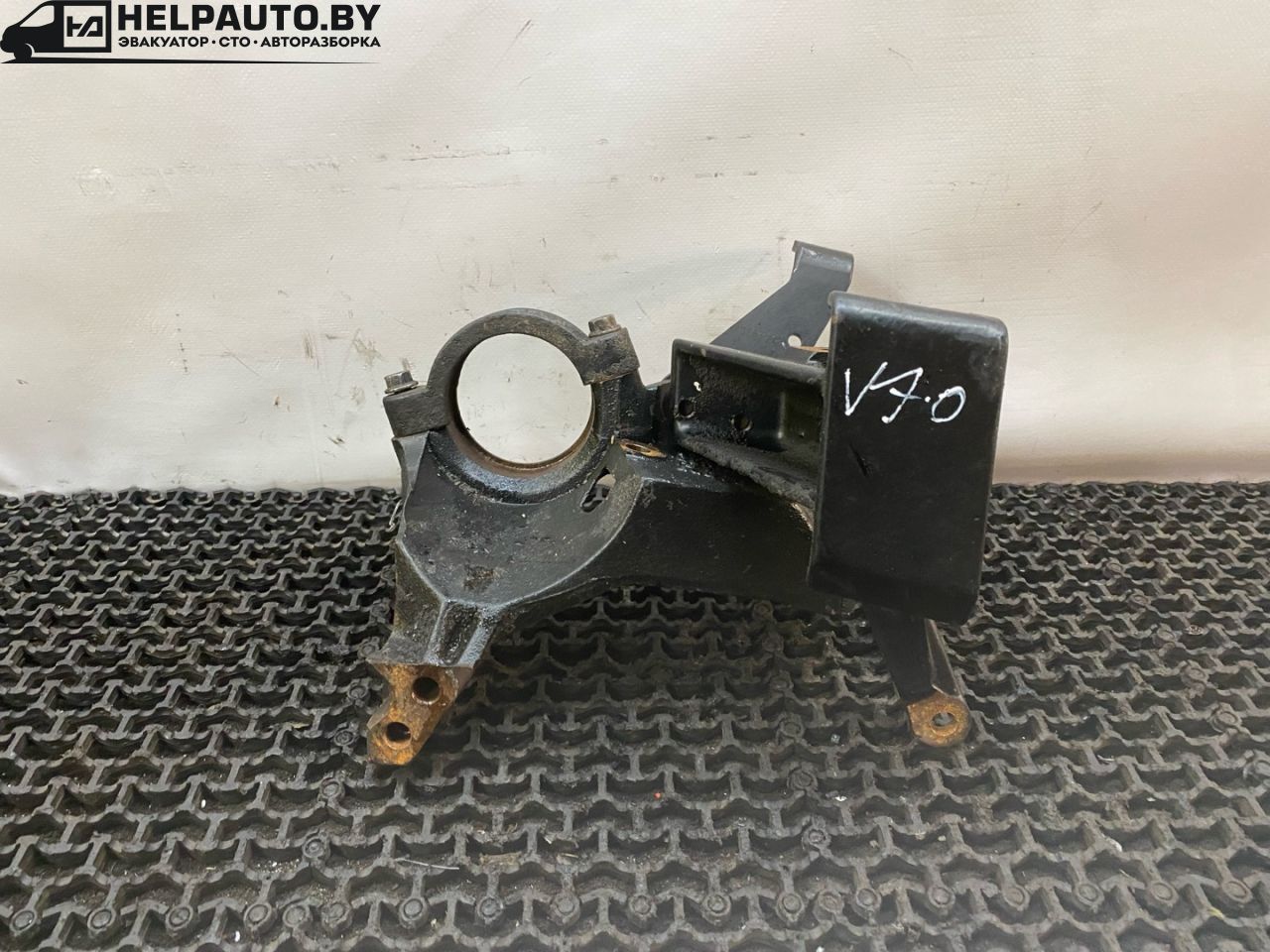 кронштейн двигателя Volvo S70 1 поколение 2000, 2.5 л., D 5252 T, дизель, МКПП, черный, седан, передний привод, 074103392, 074115369 - фото №1