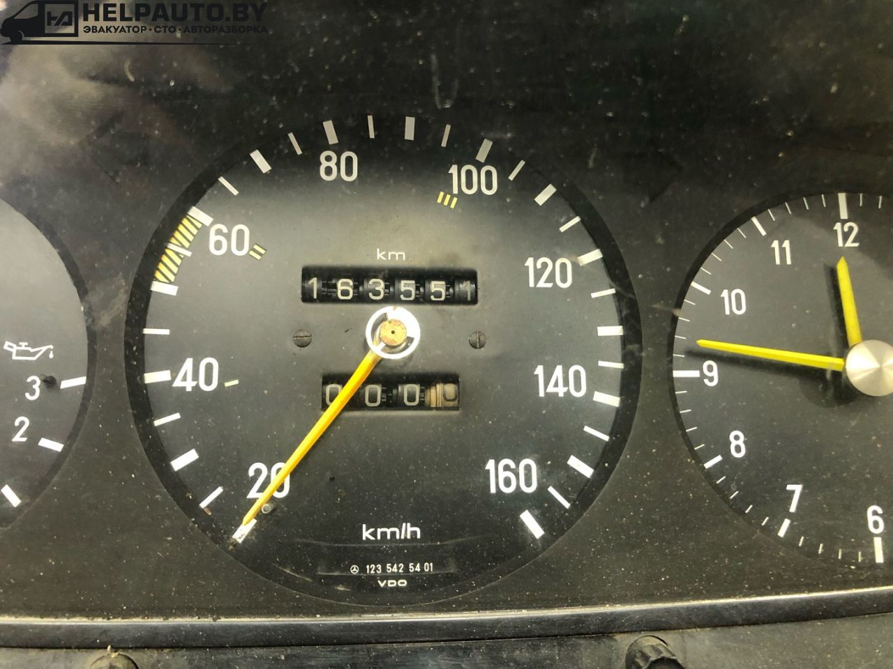 щиток приборов (приборная панель) Mercedes-Benz W123 W123 1983, 2.0 л., дизель, МКПП, седан - фото №1