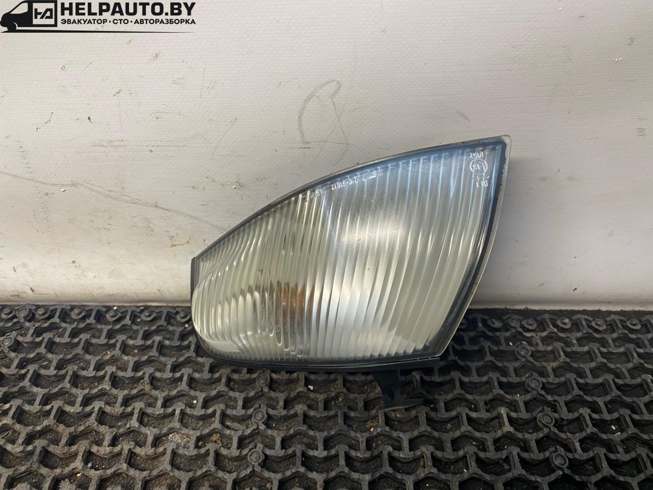 поворотник левый Mazda 323 6 поколение 1998, 1.4 л., бензин, МКПП, синий, хетчбэк 3 дв., передний привод, 210-61812 - фото №1