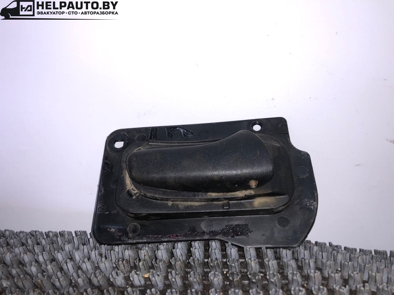 ручка внутренняя передняя правая Opel Vectra B (1995 - 1999), 1.6 л., X 16 XEL, бензин, МКПП, темно зеленный металлик, седан, передний привод - фото №1