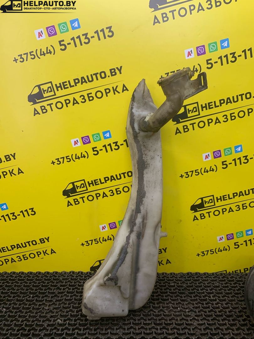 бачок омывателя Renault Megane 1 поколение 1996, 1.6 л., K7M 702, бензин, МКПП, синий, купе, передний привод - фото №1