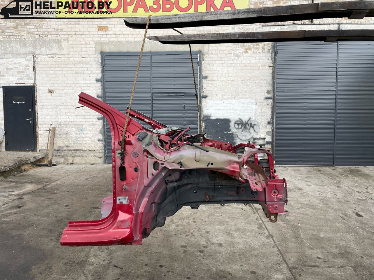 передняя часть кузова Dodge Caliber 1 поколение 2008, 1.8 л., бензин, МКПП, красный, хетчбэк 5 дв., передний привод - фото №1