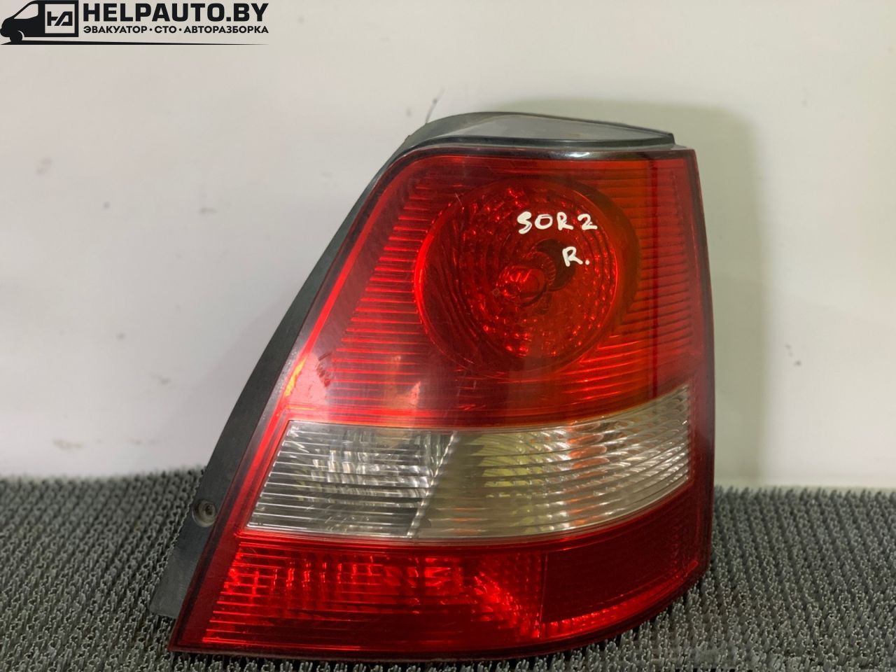 фонарь задний правый Kia Sorento 1 поколение 2005, 2.5 л., CRDi, D4CB, дизель, МКПП, черный, внедорожник 5 дв., полный подключаемый привод - фото №1