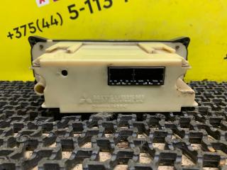 блок управления печки / климат-контроля Mitsubishi Carisma 1 поколение (1995 - 1999), 1.8 л., 4G93 (GDI), бензин, МКПП, серебро, хетчбэк 5 дв., передний привод