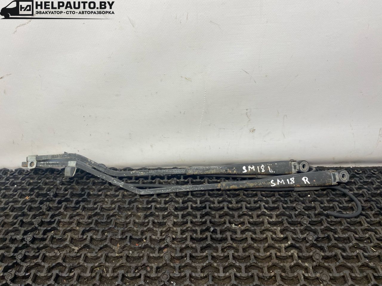 щеткодержатель (поводок стеклоочистителя, дворник) Iran Khodro Samand 1 поколение 2009, 1.8 л., бензин, МКПП, серебристый, седан, передний привод - фото №1