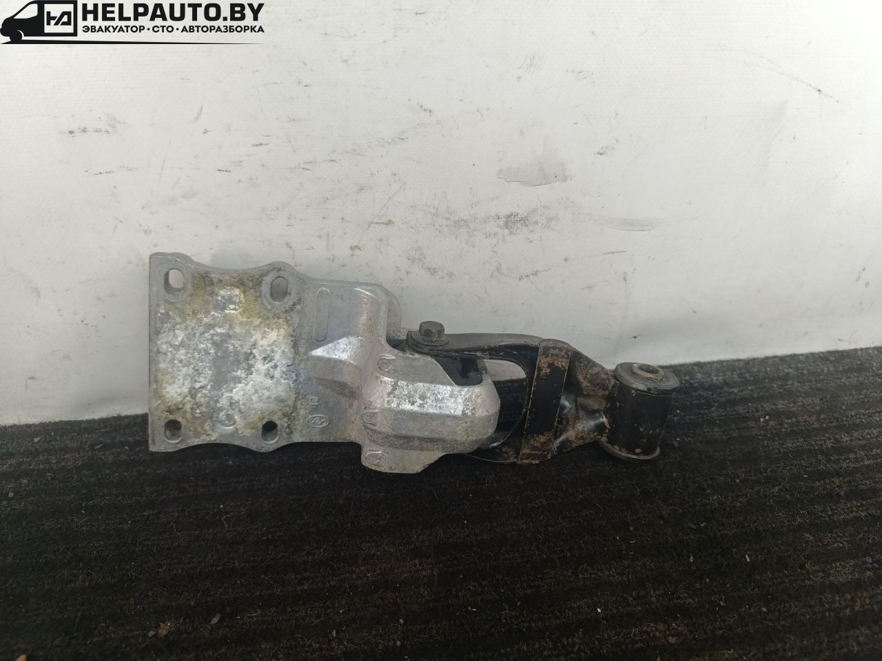 подушка крепления двигателя Opel Sintra 1 поколение 1999, 2.2 л., X 22 XE, бензин, МКПП, серебристый, минивэн, передний привод - фото №1