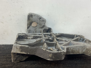 кронштейн компрессора кондиционера Audi A4 B5 1999, 1.8 л., бензин, АКПП, черный, универсал, передний привод
