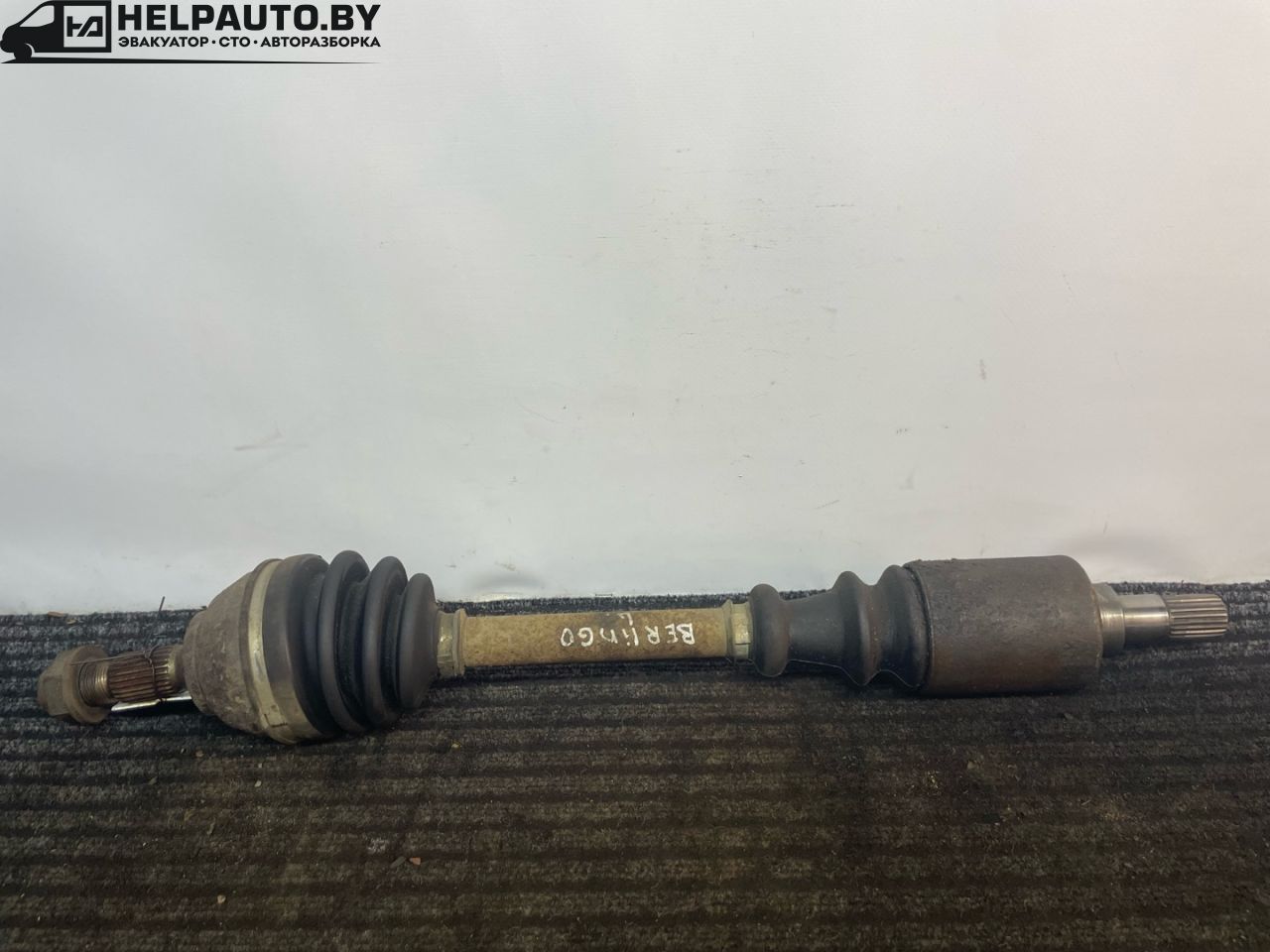 полуось передняя левая (приводной вал, ШРУС) Citroen Berlingo 1 поколение (M49) 2002, 1.4 л., KFV (TU3A), бензин, 5МКПП, синий, минивэн, передний привод - фото №1