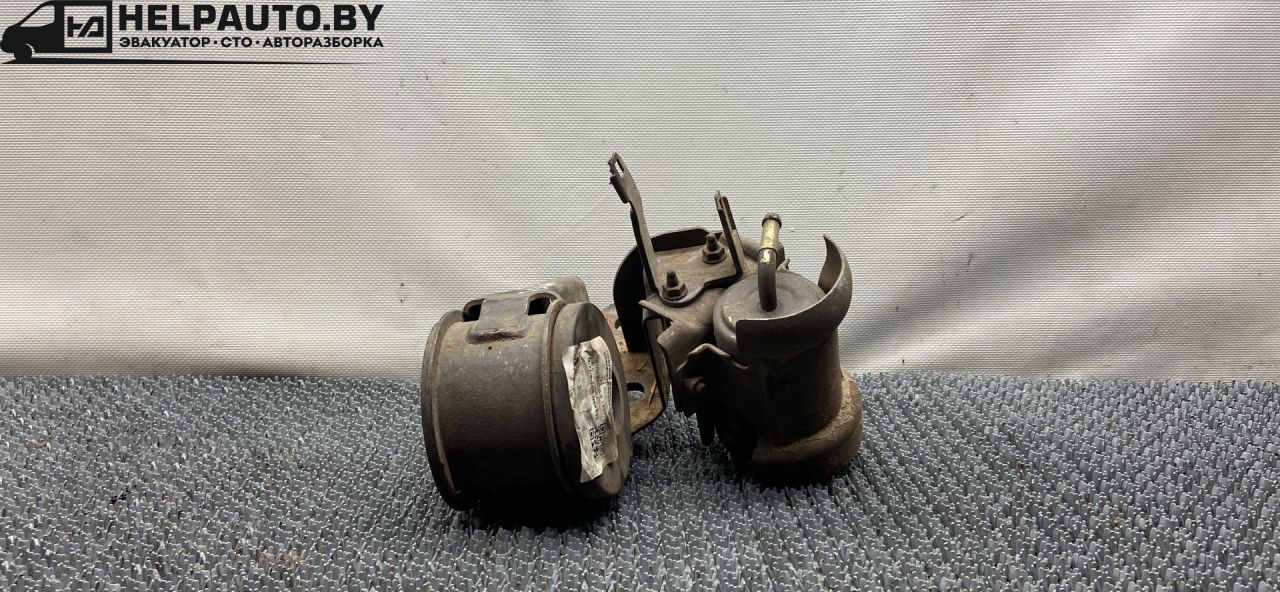подушка крепления двигателя Mazda Xedos 6 1 поколение 1997, 1.6 л., бензин, МКПП, бордовый, седан - фото №1