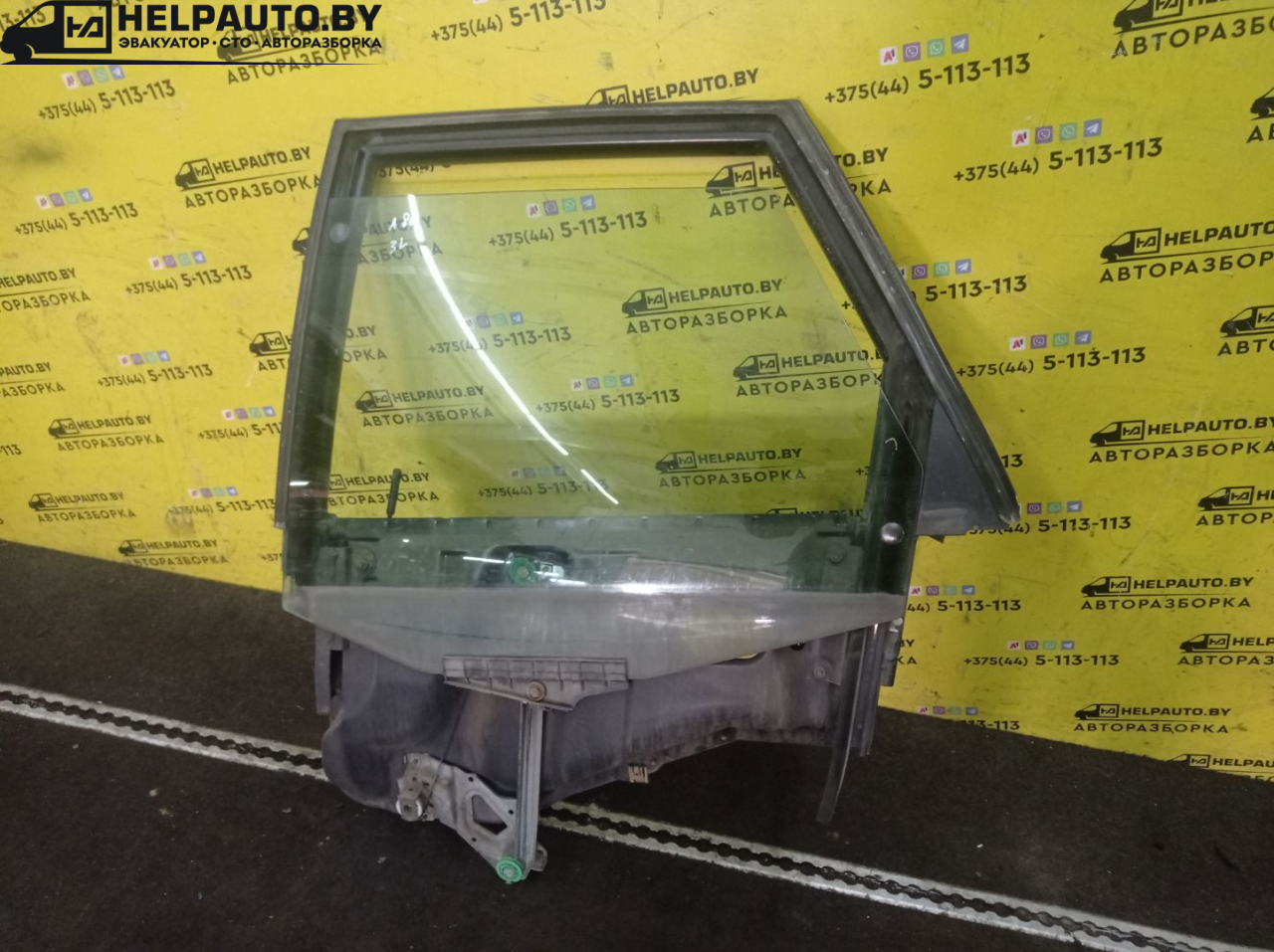 рамка двери Audi 80 B3 1988, 1.9 л., 1Y, дизель, МКПП, серебро, седан, передний привод - фото №1
