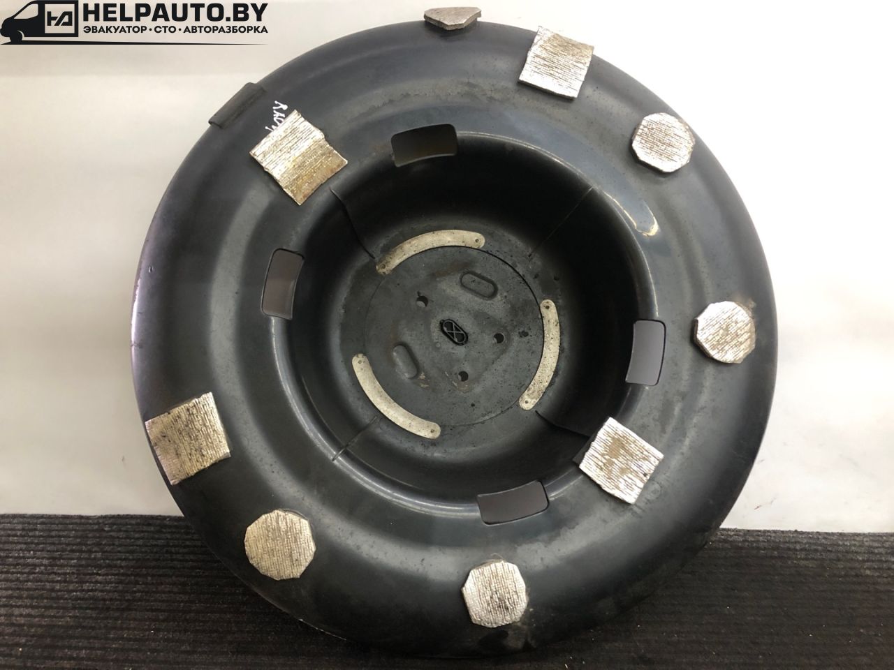 крепление запаски Toyota RAV4 2 поколение (XA20) 2002, 2.0 л., дизель, МКПП, серебристый, седан - фото №1