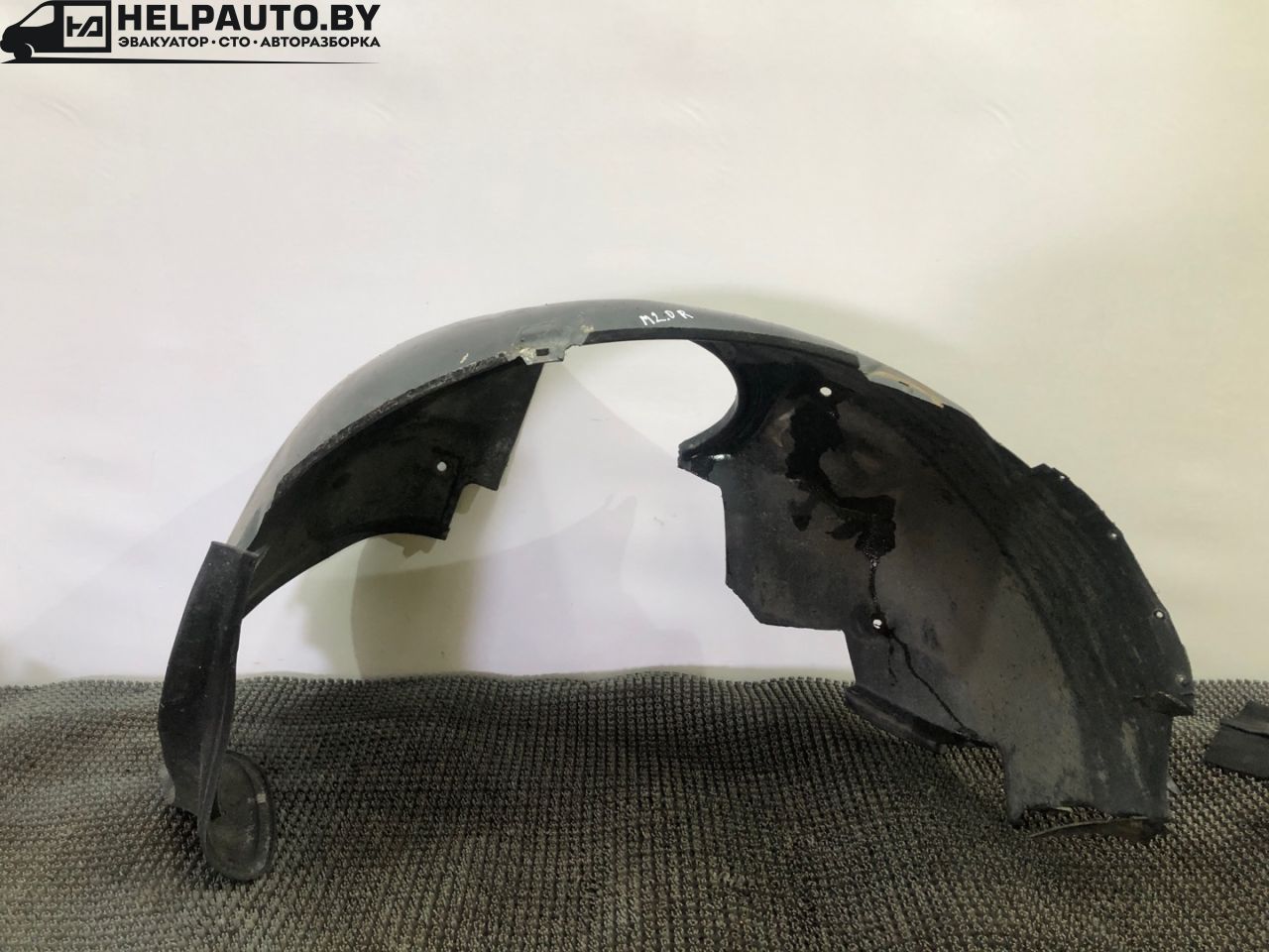 защита арок передняя правая (подкрылок) Ford Mondeo 1 поколение 1996, 2.0 л., бензин, МКПП, серебристый, седан, передний привод - фото №1
