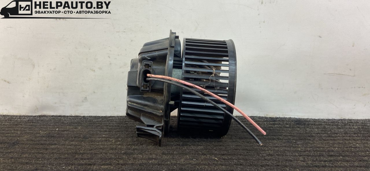 моторчик печки Dacia Logan 1 поколение 2005, 1.6 л., K7M 710, бензин, МКПП, синий, седан, передний привод, 87269 - фото №1