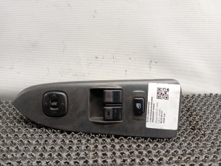 блок управления стеклоподъемниками Mazda 626 GF [рестайлинг] 1999, 1.8 л., бензин, МКПП, зеленый, универсал