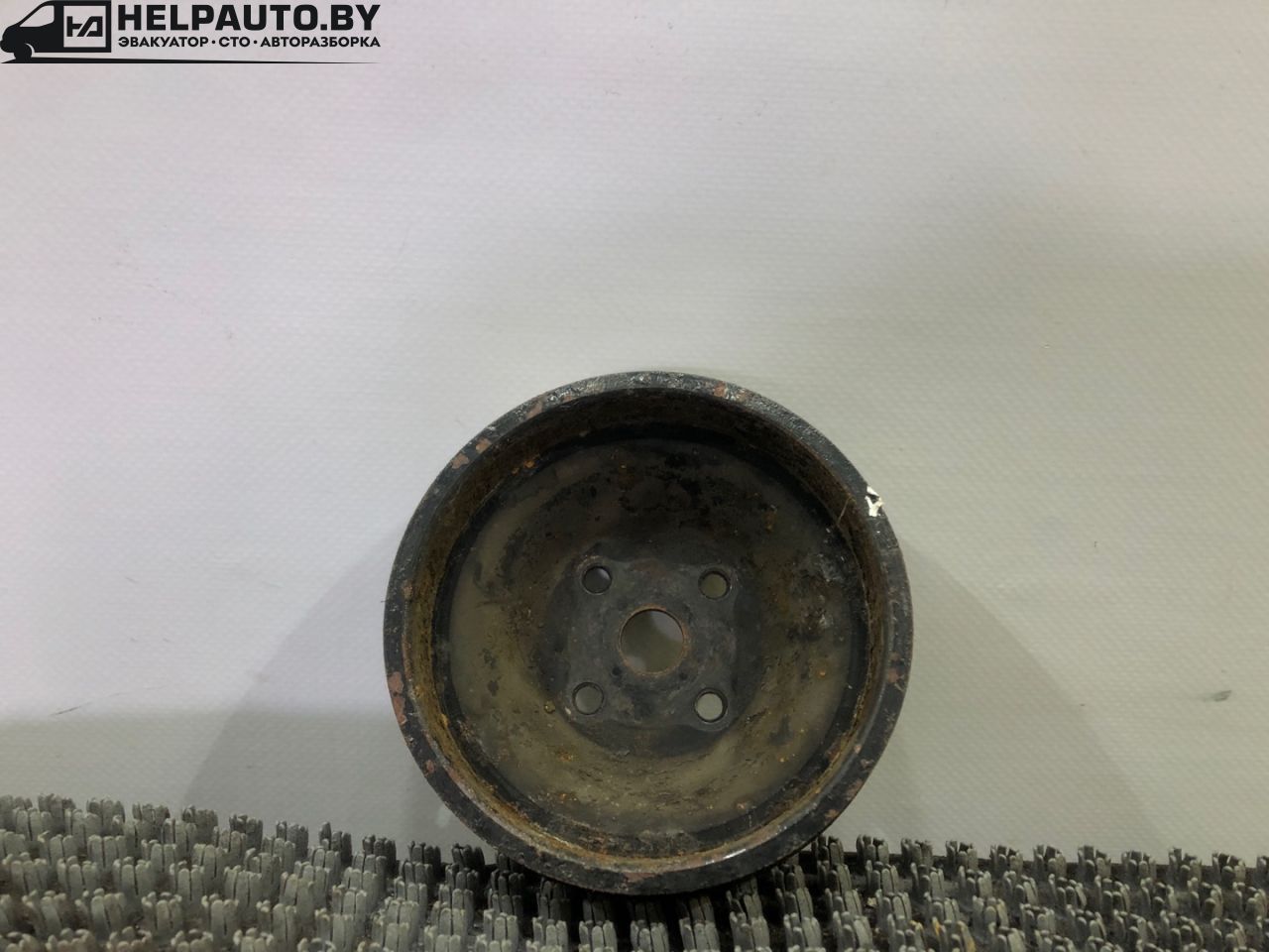 шкив помпы Kia Sorento 1 поколение 2005, 2.4 л., G4JS, бензин, МКПП, красный, внедорожник 5 дв., полный подключаемый привод - фото №1