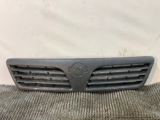 решетка радиатора Nissan Maxima A32 2000, 3.0 л., VQ30DE, бензин, МКПП, бордовый, седан