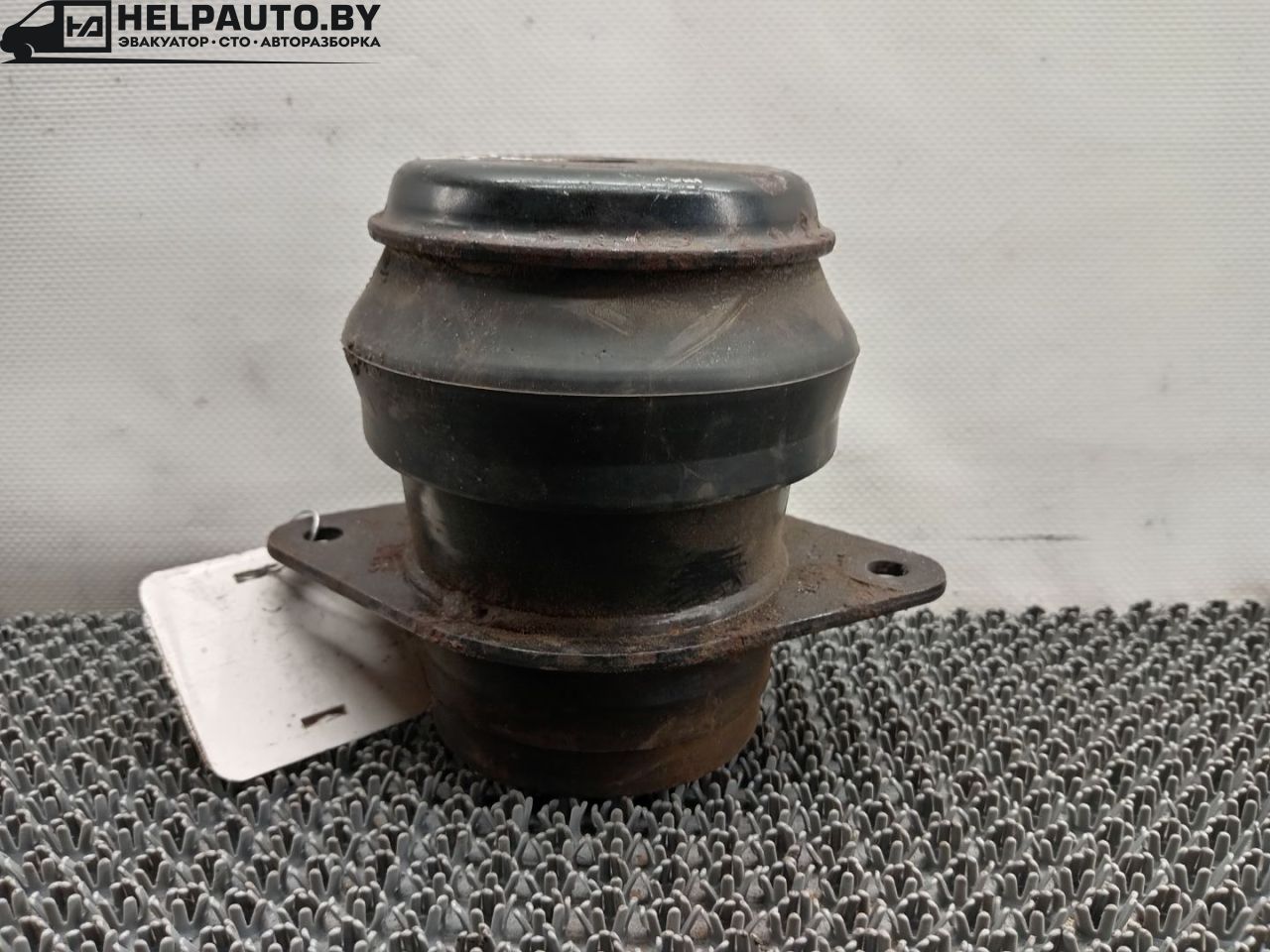 подушка крепления двигателя SEAT Ibiza 2 поколение 1998, 1.6 л., ALM, бензин, 5МКПП, синий, хетчбэк 5 дв., передний привод - фото №1